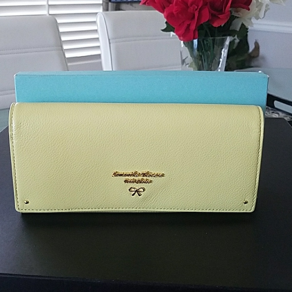 SOLD***Gorgeous Wallet